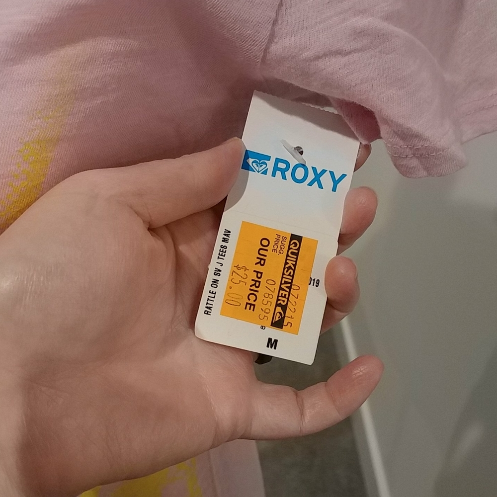 Roxy Tee - Picture 6 of 6